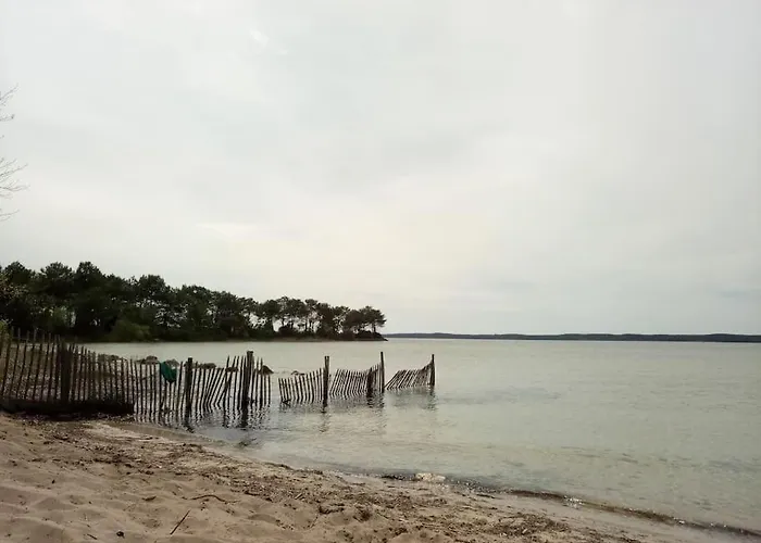 Petite Maison Avec Jardin Entre Lac Et Village