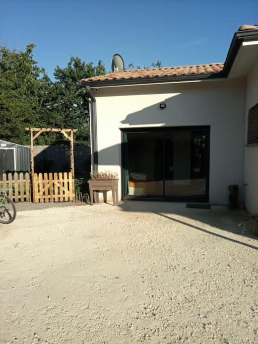 Petite Maison Avec Jardin Entre Et Village * Hourtin