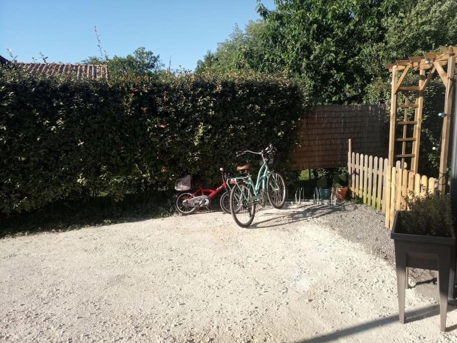 Petite Maison Avec Jardin Entre Et Village *